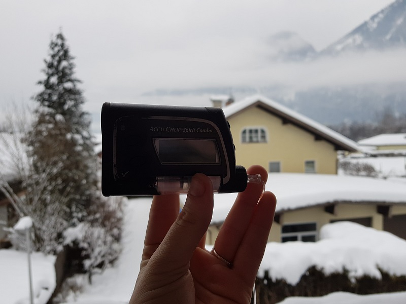 Flying with diabetes [10 things you should know]